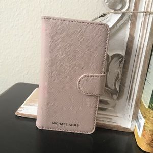 Michael Kors IPhone 7 wallet case